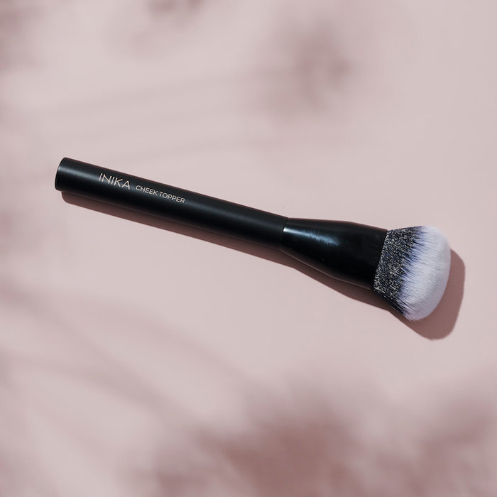INIKA Cheek Topper Brush - Afbeelding 2